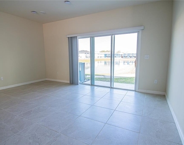 4647 Green Palm Lane - Photo Thumbnail 17