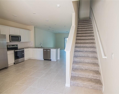 4647 Green Palm Lane - Photo Thumbnail 5