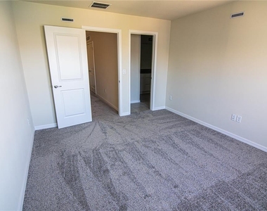 4647 Green Palm Lane - Photo Thumbnail 25