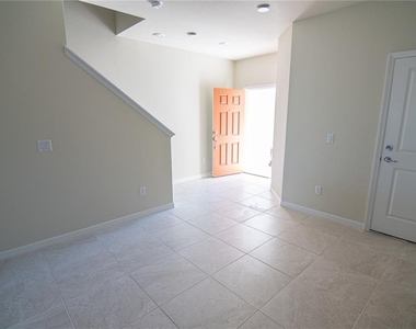 4647 Green Palm Lane - Photo Thumbnail 2