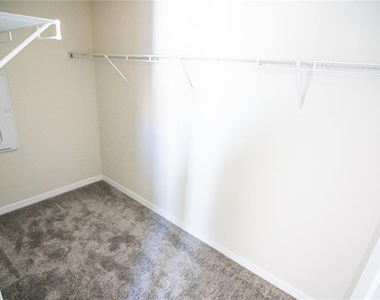 4647 Green Palm Lane - Photo Thumbnail 28