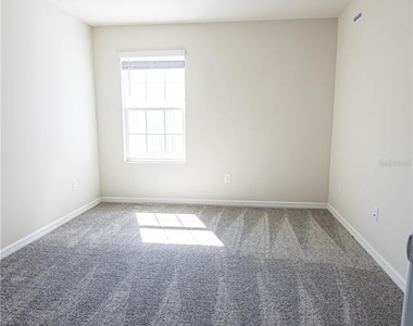 4647 Green Palm Lane - Photo Thumbnail 46