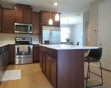 1424 Winter Wharf Lane - Photo Thumbnail 4