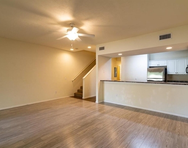 1565 Nw 29th Road - Photo Thumbnail 12