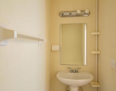 1565 Nw 29th Road - Photo Thumbnail 18