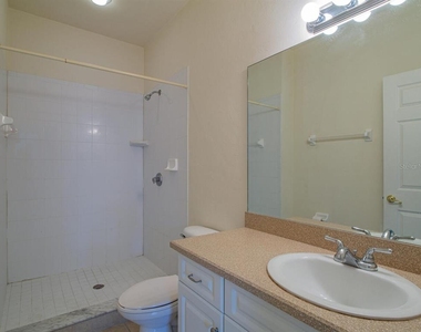 1565 Nw 29th Road - Photo Thumbnail 5