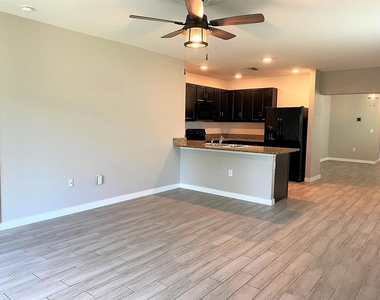 5231 San Palermo Drive - Photo Thumbnail 2