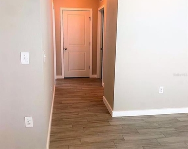 5231 San Palermo Drive - Photo Thumbnail 9