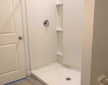 5231 San Palermo Drive - Photo Thumbnail 7