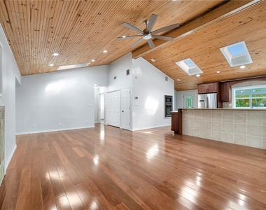 631 Harbor Avenue - Photo Thumbnail 5