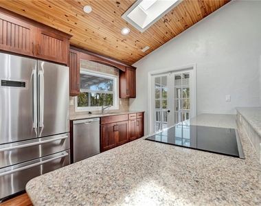 631 Harbor Avenue - Photo Thumbnail 14