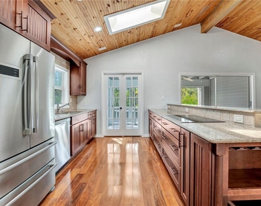 631 Harbor Avenue - Photo Thumbnail 13