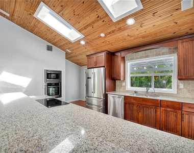 631 Harbor Avenue - Photo Thumbnail 15