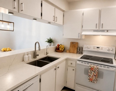 3221 Beneva Road - Photo Thumbnail 4