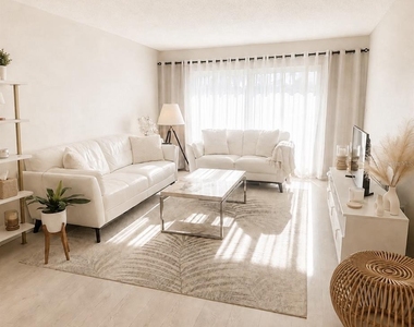 3221 Beneva Road - Photo Thumbnail 2