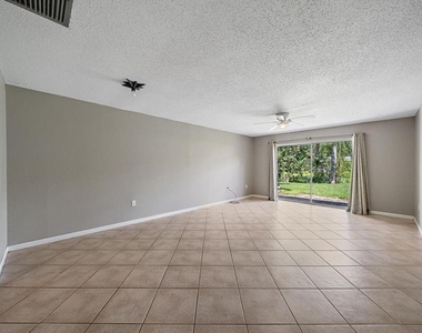 2423 Aspinwall Street - Photo Thumbnail 9