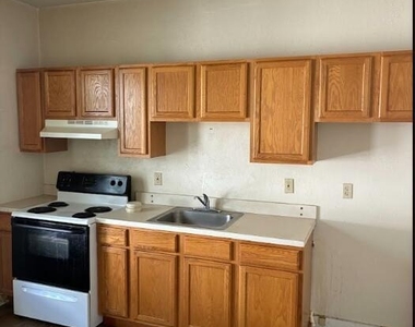 313 S Main  (top Floor) Avenue - Photo Thumbnail 2