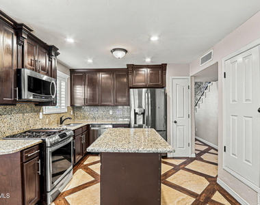 3157 Royal Jewel Street - Photo Thumbnail 9