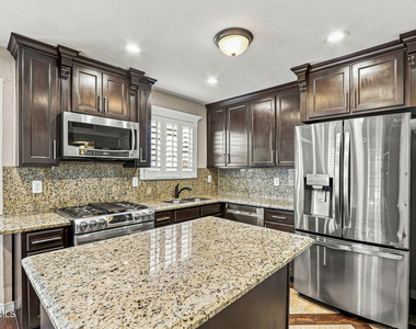 3157 Royal Jewel Street - Photo Thumbnail 8