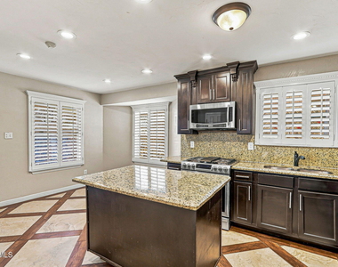 3157 Royal Jewel Street - Photo Thumbnail 7