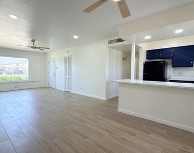 7605 Parkland Drive - Photo Thumbnail 4