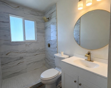 7605 Parkland Drive - Photo Thumbnail 19