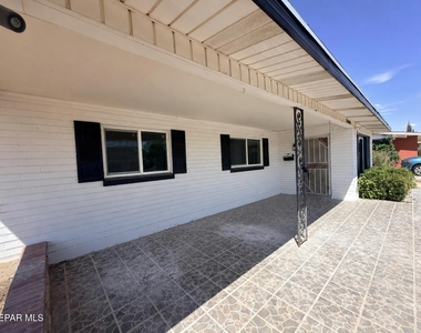 7605 Parkland Drive - Photo Thumbnail 1
