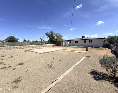 7605 Parkland Drive - Photo Thumbnail 20