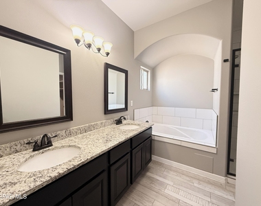 12125 Chapel Hill Road - Photo Thumbnail 22