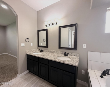 12125 Chapel Hill Road - Photo Thumbnail 21