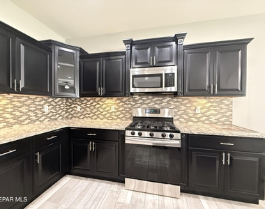 12125 Chapel Hill Road - Photo Thumbnail 14