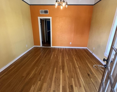 512 Prospect Street - Photo Thumbnail 4