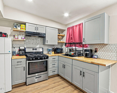 10532 Goodman Street - Photo Thumbnail 9