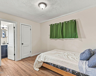 10532 Goodman Street - Photo Thumbnail 21