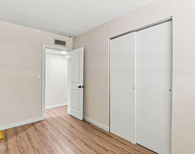 10532 Goodman Street - Photo Thumbnail 15