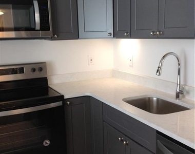 664 Main Avenue - Photo Thumbnail 6