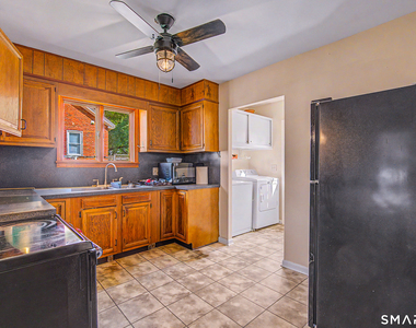 185 Walnut Street - Photo Thumbnail 15