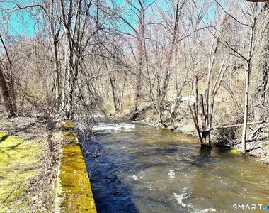543 Main Street - Photo Thumbnail 12
