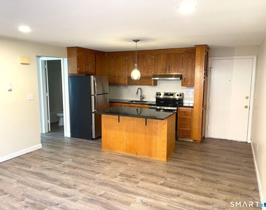 543 Main Street - Photo Thumbnail 3