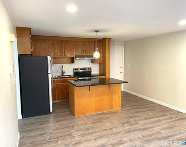 543 Main Street - Photo Thumbnail 4