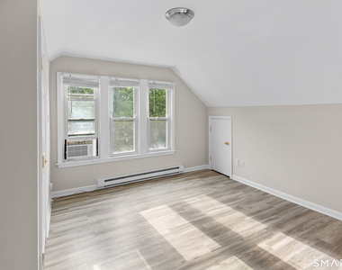 19 Maple Avenue - Photo Thumbnail 15
