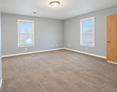 174 Jordan Avenue - Photo Thumbnail 6