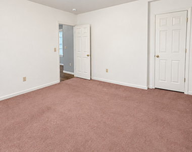 174 Jordan Avenue - Photo Thumbnail 5