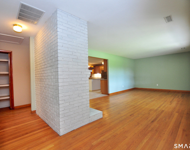 84 Holcomb Street - Photo Thumbnail 9