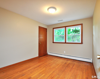 84 Holcomb Street - Photo Thumbnail 28