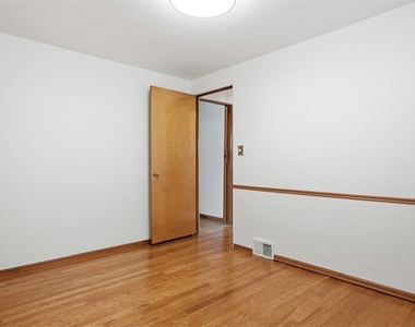 4782 Barone Dr - Photo Thumbnail 14