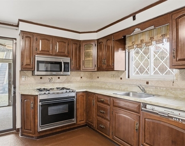 4782 Barone Dr - Photo Thumbnail 6