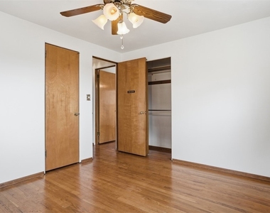 4782 Barone Dr - Photo Thumbnail 12
