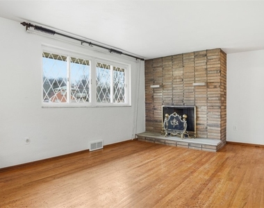 4782 Barone Dr - Photo Thumbnail 2