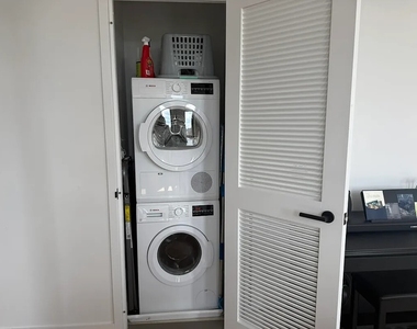 482 Kent Avenue - Photo Thumbnail 4